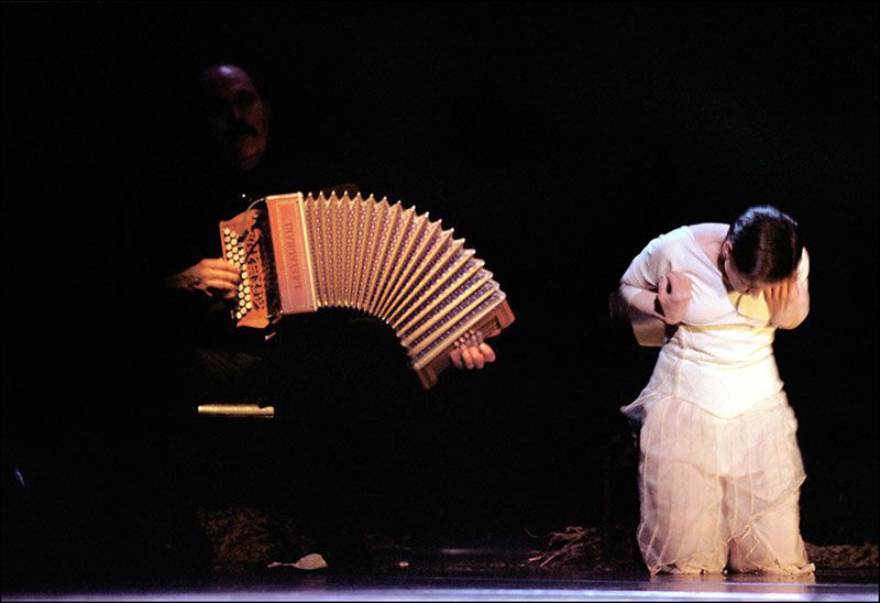 Marc  Perrone avec la danseuse Hélène Garbaye